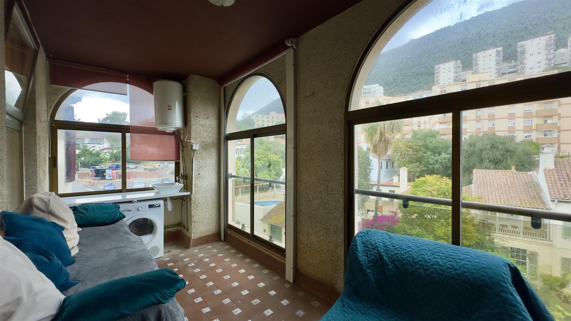 Image of Apartment - 3 Bedrooms - 1 Bathrooms for Sale in Rosia Plaza-Gibraltar, Image 2